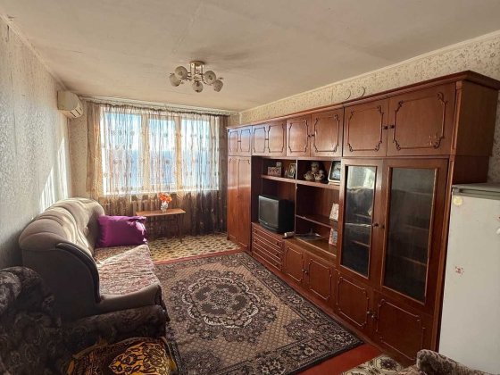 Сдается 2 комнатная квартира. Центр. Славянск.