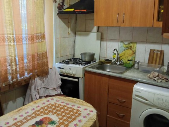 Здається 4-х кімнатна квартира на  мр-ні Артема, все є, можно ЗСУ