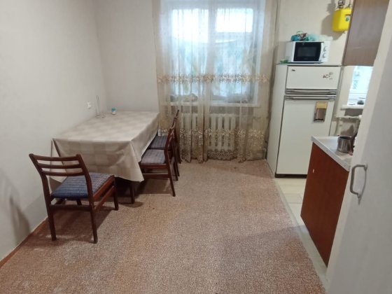 Здається 4 - кімнатна квартира