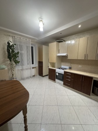 Актуальна! 3кім Зарічанська ВІДЕООГЛЯД Новобудова Світло не вимикають - фото 1