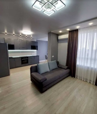 1к квартира у центрі, усі комунікації, ТЦ, Bacara, Зарічанська - фото 1