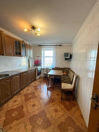 Оренда, 3 роздільні кімнати, Сковороди, укомплектована - фото 1