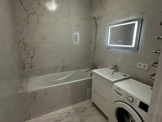 Здається в оренду 2 кімнатна квартира в новобудові Новояворівськ