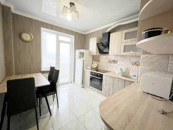 Сдам 1ую квартиру ЖК Радужный,ЖМ Радужный.Пр. Небесной Сотни/Левитана Лиманка