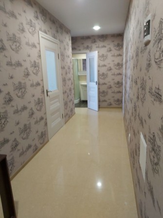 Сдам просторную однокомнатную квартиру  50 м.с.Фонтанка 6500гр. - фото 1