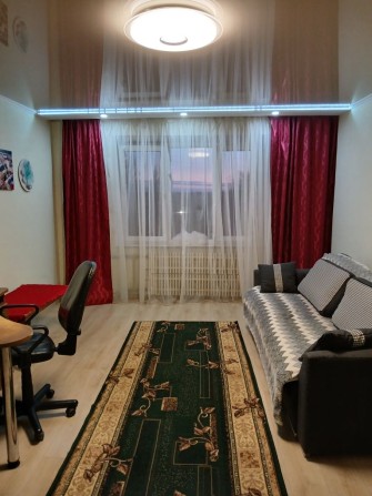 Здається 2_х кімнатна кв, середній поверх на тривалий термін - фото 1