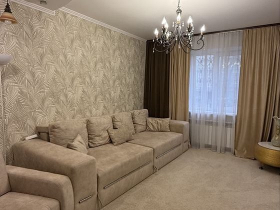 Сдается большая 6-ти комн. кв. на Бабурке для 5-7 человек Новослобідка