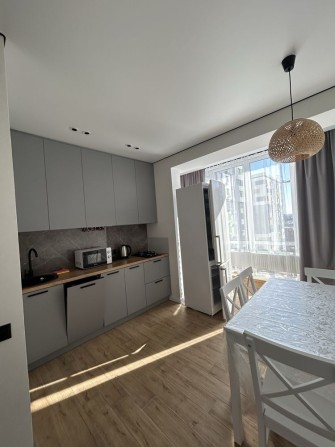 Оренда  квартири в  сучасному ЖК Модуль , Буча. - фото 1