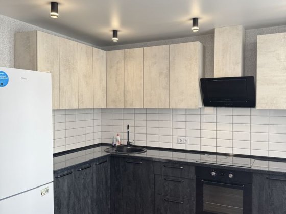 Простора однокімнатна,ЖК Олімпійський,є генератор Бровари