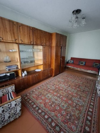 Здам 1 кімнатну на масиві Незалежності ,на 2- 4 міс - фото 1