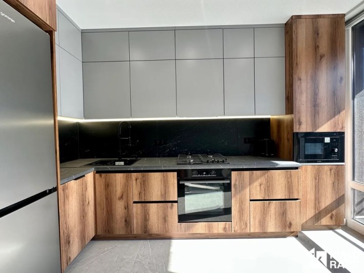 Красива 1км квартира з балконом - фото 1