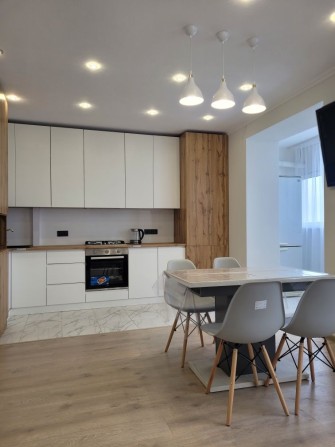 Здам 1 км.кв.Пасічна,новобудова,закрита територія,відеонагляд,все є - фото 1