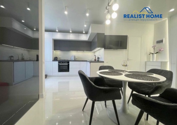 Оренда Сучасноі Дизайнерськоі квартири ЖК Сади Вишневі - фото 1