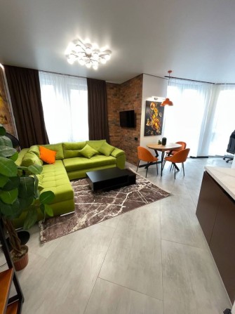 Дизайнерська 2х кімнатна квартира з видом на Центральний парк. - фото 1