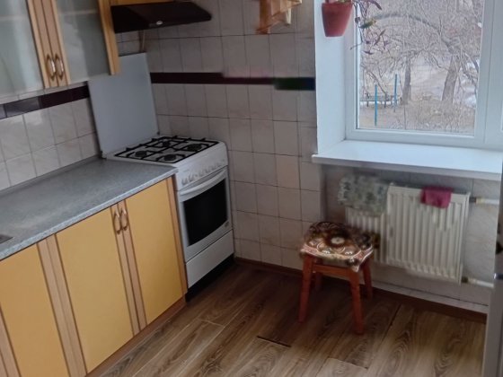 Уже здали, усім дякую 2-х кімнатну квартиру Крюків район вагонзавода, Кременчук