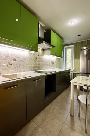 Квартира в оренду. Є меблі і техніка. Молодіжний вул.Тараса Бульби - фото 1