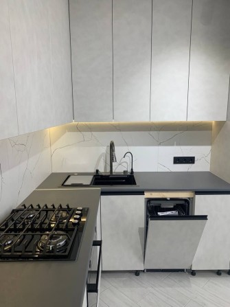 Оренда світлої 2 км квартири в спальному районі міста - фото 1