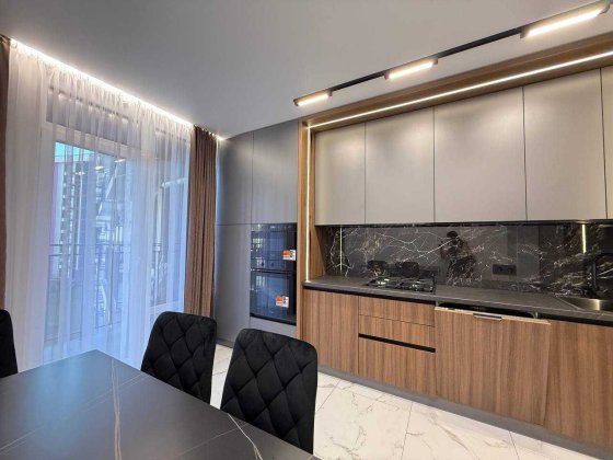 сучасна укомплектована 1 кім квартира в центрі.ЗДАМ Ивано-Франковск