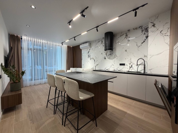 Оренда 1 км квартири поруч з озером - фото 1