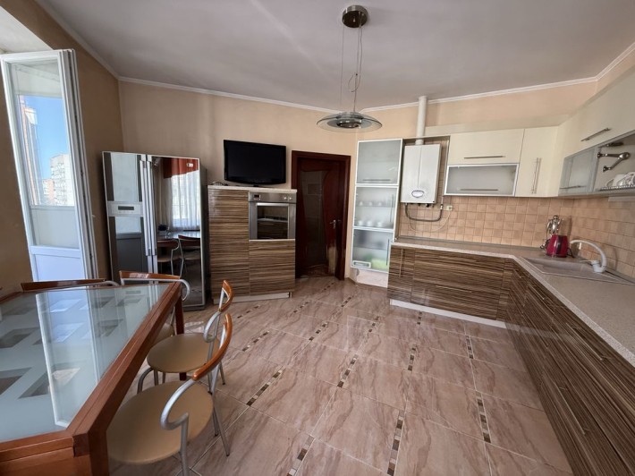 Оренда 3-кімнатної квартири по Кравчука з автономним опаленням - фото 1