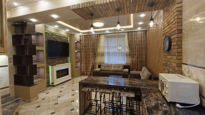 Оренда 2х кім квартири + гараж у центрі міста - фото 1