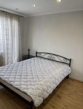 Вільна 3-кімнатна квартира (33район) - фото 1