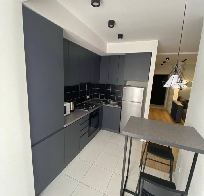 Оренда 1 км квартири в центрі міста - фото 1