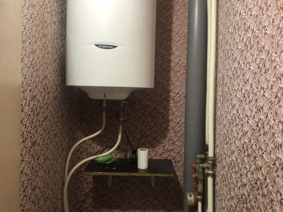 Здається 2/х кімнатна квартира,у 9поверховому будинку на5 поверсі. Кривой Рог