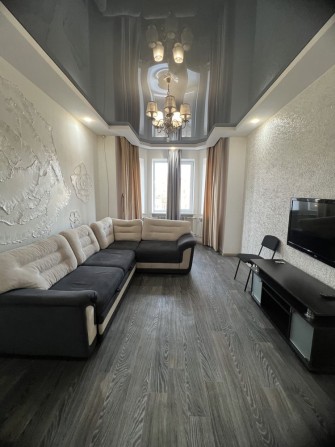 Аренда 2 х ком кв , в Металлургическом р-не ( ул Криворожстали ) - фото 1