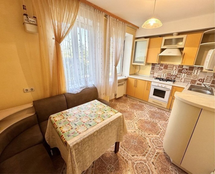 Браїлки 4-х кімн. Квартира в гарному стані - фото 1