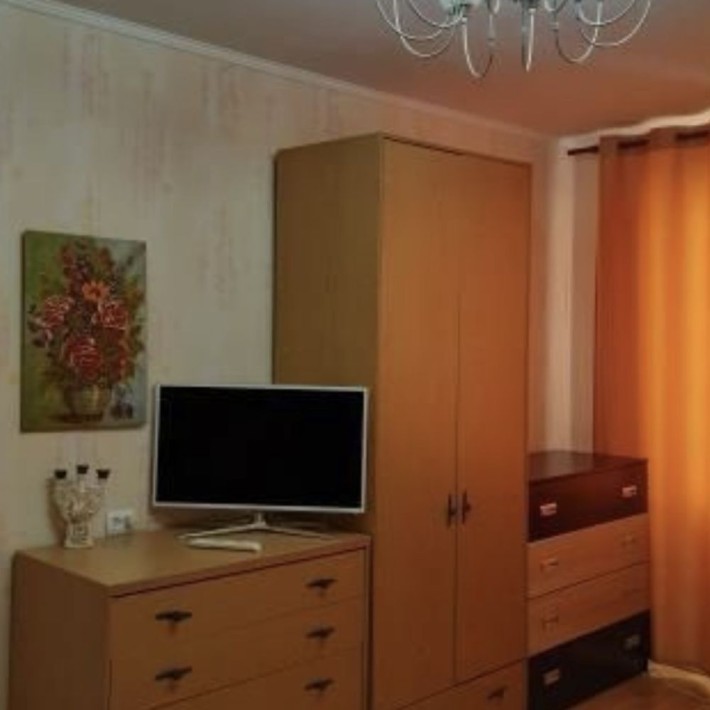 М-н Левада поруч зупинка - фото 1