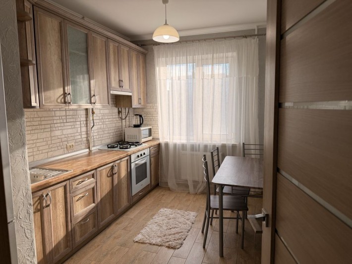 Оренда 3-кімнатної квартири з автономним опаленням - фото 1