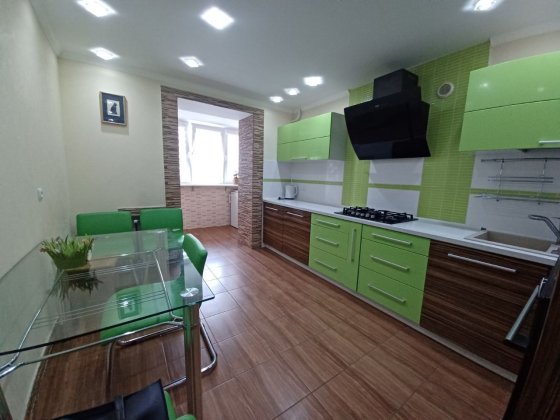 Оренда великої 3к пасічна Івано-Франківськ