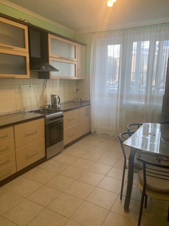 Оренда 2 кімнатної новобудови район 12 школи - фото 1