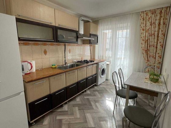 Оренда Мазепи, р-н Озера і парку Івано-Франківськ