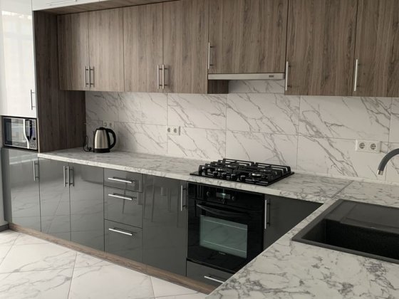 ВІЛЬНА З КВІТНЯ Оренда 3 кімнатна квартира вул. Мельника 10, центр Івано-Франківськ