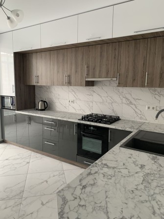 ВІЛЬНА З КВІТНЯ Оренда 3 кімнатна квартира вул. Мельника 10, центр - фото 1