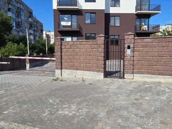 2 кімнатна, клубний будинок (р-н Павлюченка) Рівне