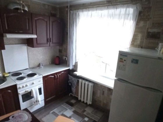 Поділ поруч з зупинкою вільна Полтава