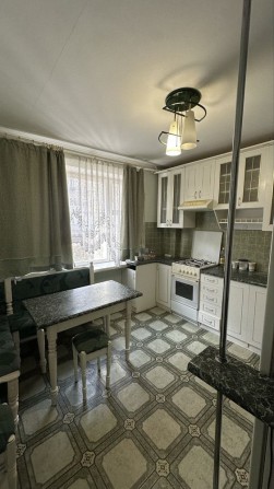 Здам в оренду 2 кімнатну простору Квартиру вул. Відінська. Автономка - фото 1