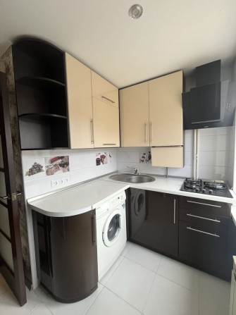 Здам 1 кімн. Центр, біля «Палаццо», СВІТЛО НЕ ВИМИКАЮТЬ, ліжко - фото 1