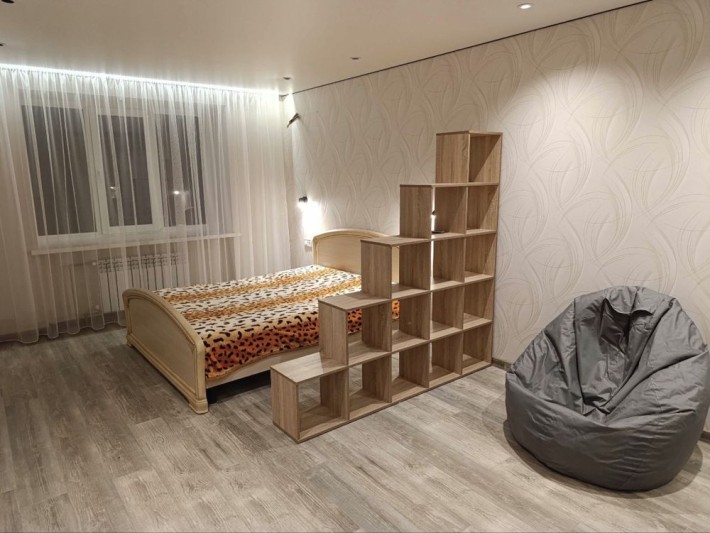 Оренда однокімнатної квартири з євроремонтом. Зручний поверх. - фото 1