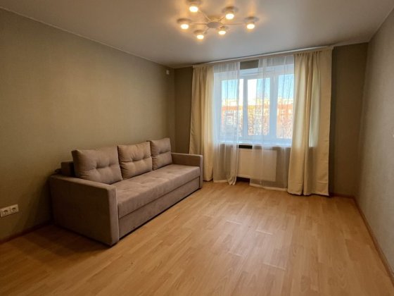 Однокімнатна, Сади 2, Перша здача Полтава