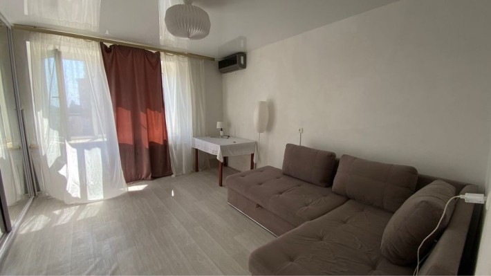 Центр велика 4-х кімнатна квартира парковка у дворі - фото 1