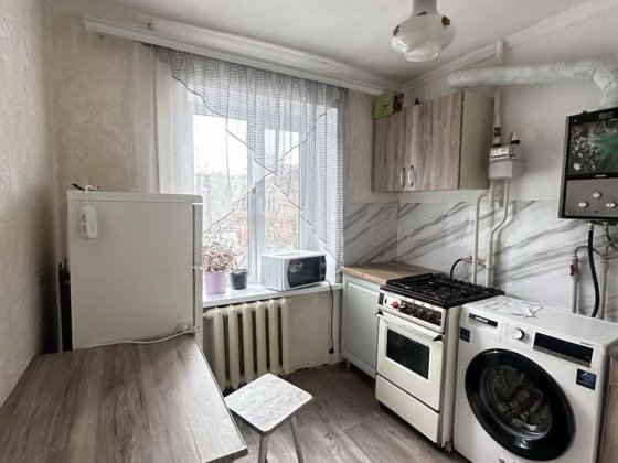 Зигіна поруч з трц Київ вільна Полтава