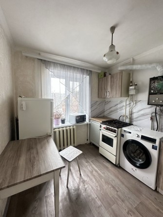 Зигіна поруч з трц Київ вільна - фото 1