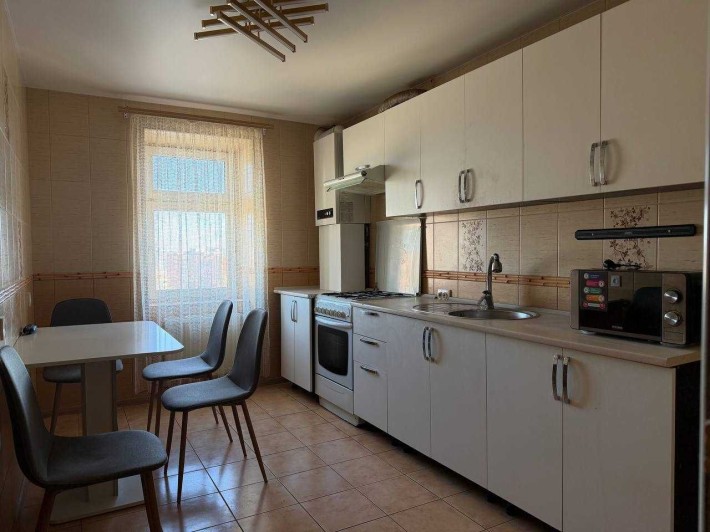 Здається 3К квартира вул. ТРОЛЕЙБУСНА МЕБЛІ доставляють індивідуально - фото 1