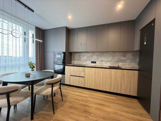 Стильна студія з окремою спальнею поруч Veles Mall Івано-Франківськ