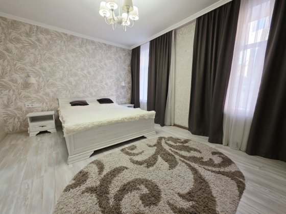 2 кімнатна квартира з євроремонтом біля парку Шевченка Черновцы