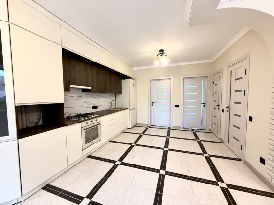 Перша здача в оренду 2кім+кухня студія в ЖК Водограй Черновцы